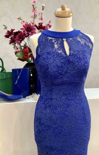 Mystic DayNév: Lionetta kék ruha. A ruha rugalmas csipke, elől rövidebb, hátul cipzáras, rendkívül elegáns és nőies, tökéletes választás alkalmi viseletre.
